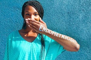 Egy kampány, melynek során krónikus betegségben szenvedők álltak ki. Forrás: Nők Lapja Café.