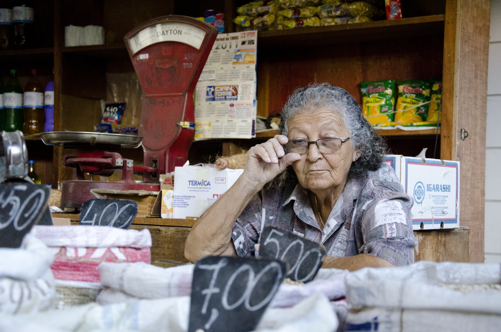 elderly-woman-412043
